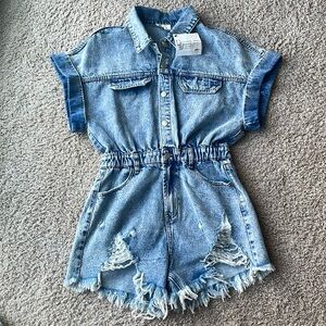 Denim Romper Size Medium Never Worn. NWT